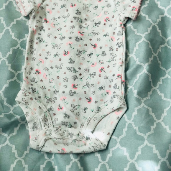 Onsie - Picture 2 of 6